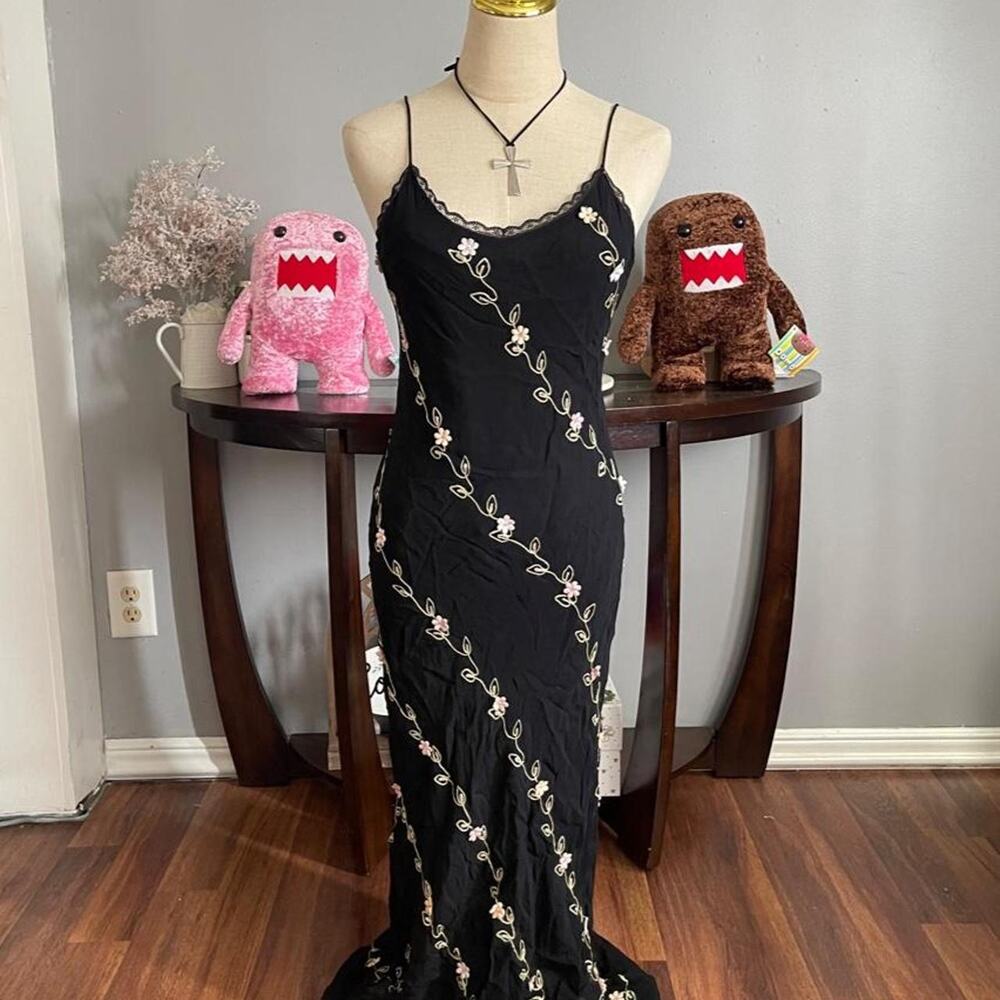 Charlotte russe flower embroidered maxi